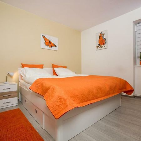 Roze Apartment Zagreb Bagian luar foto